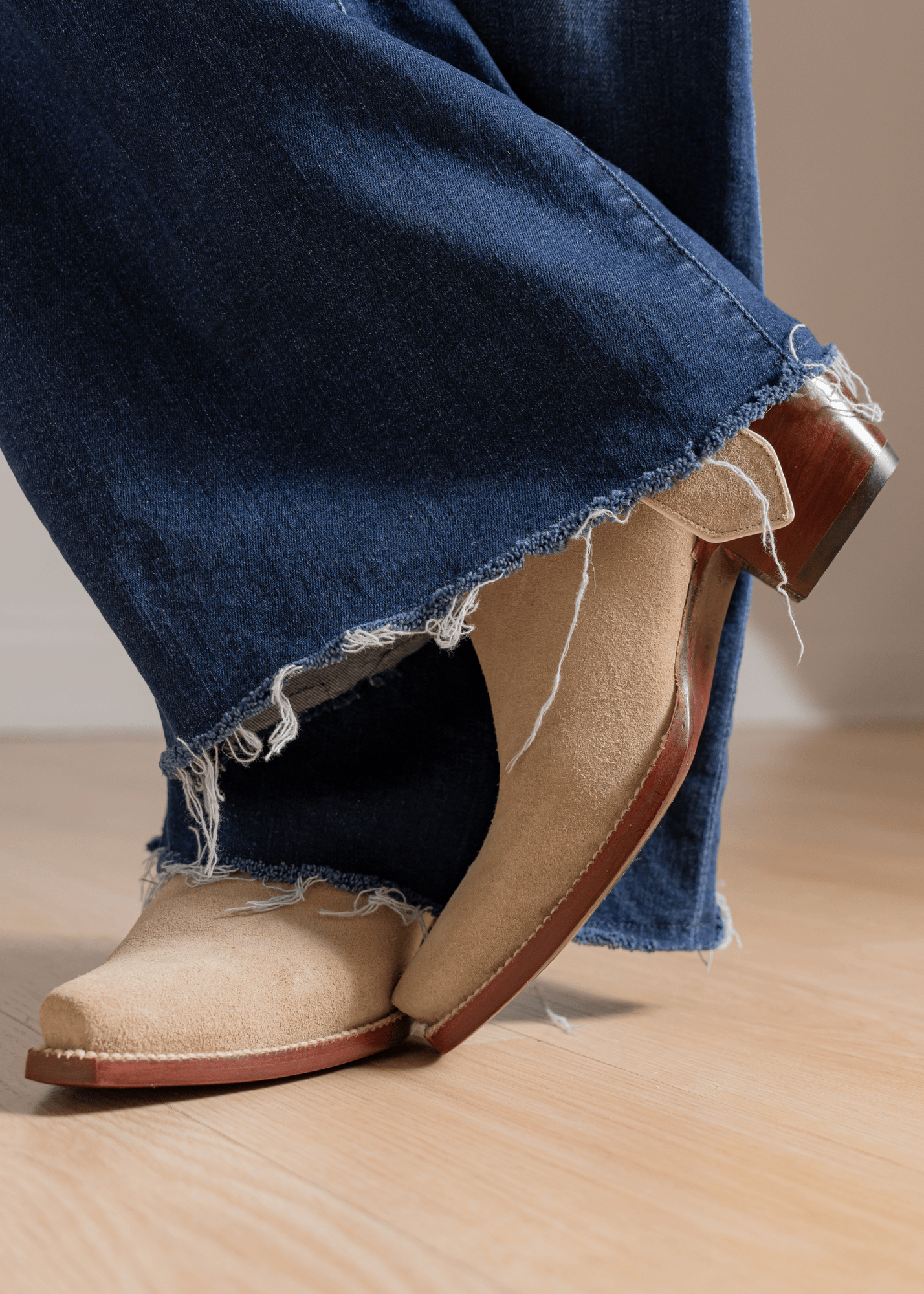 The Bone Suede 24/7 - CITY Boots